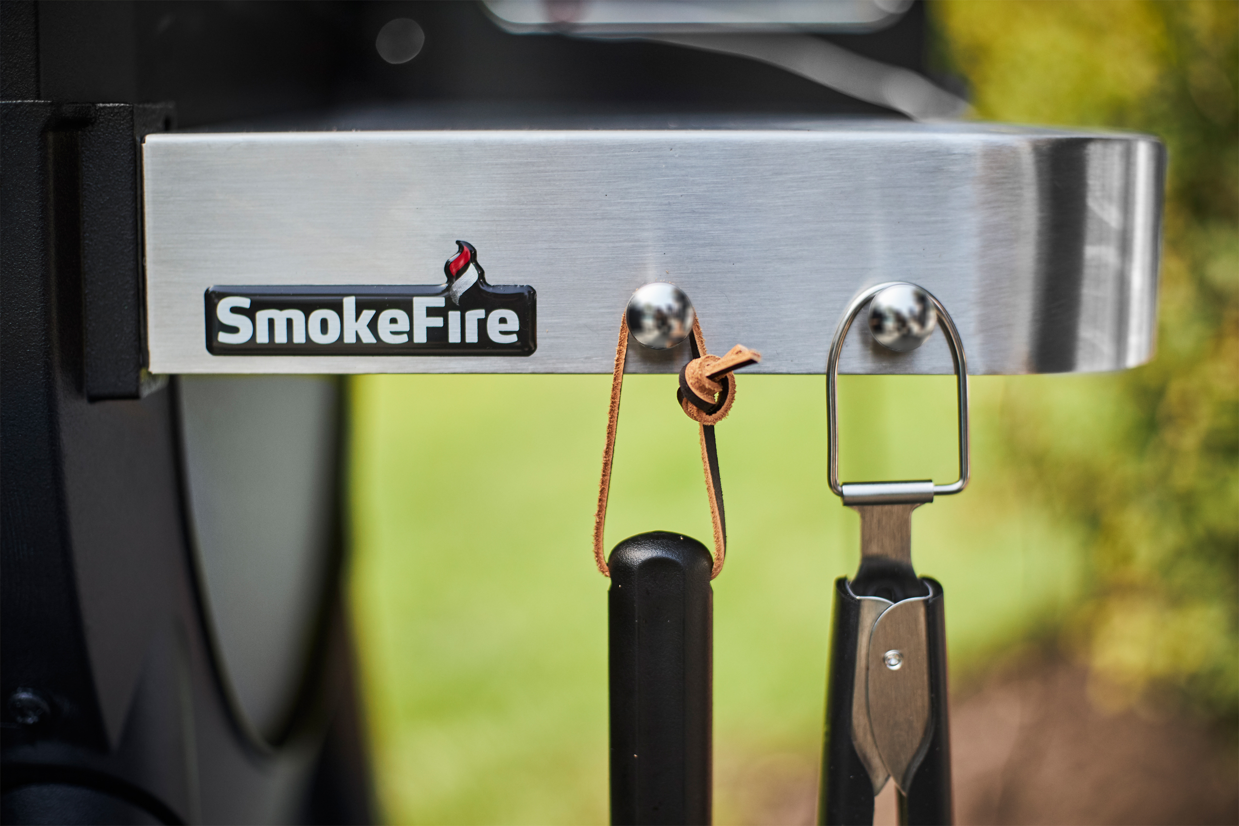 Weber SmokeFire EX6 GBS Holzpelletgrill Black Besteckhaken