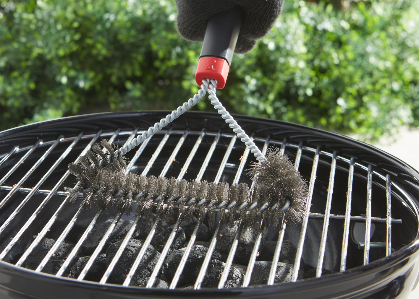 Weber Dreiseitige Grillbürste 30 cm, mit Edelstahlborsten